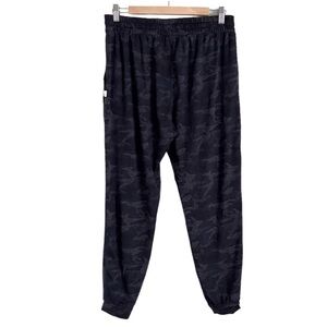 Vuori Women’s Performance Grey Black Camo Joggers Lounge Atheltic Soft Medium